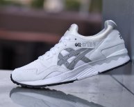 Mens Onitsuka Tiger Ultimate 81 Athletic Shoe