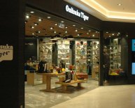 Onitsuka tiger, Store